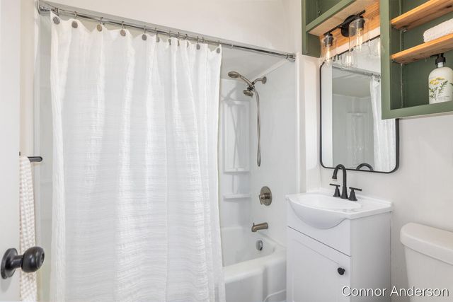 15403 Pine Street, Grand Haven, MI 49417