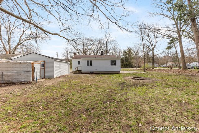 15403 Pine Street, Grand Haven, MI 49417