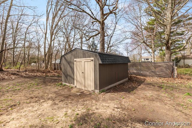 15403 Pine Street, Grand Haven, MI 49417