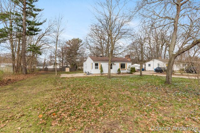 15403 Pine Street, Grand Haven, MI 49417