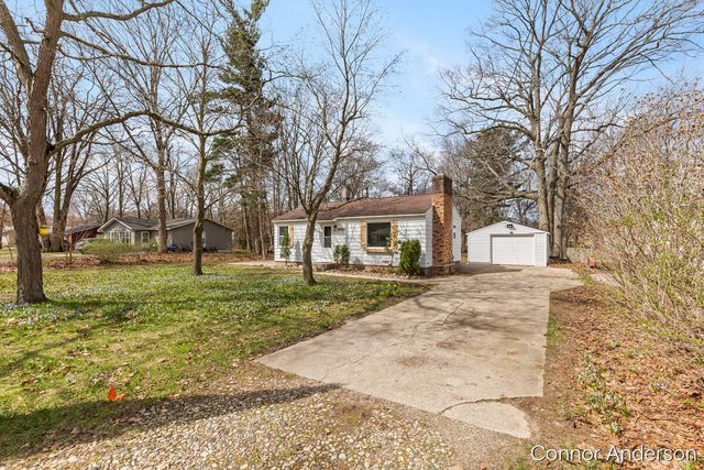 15403 Pine Street, Grand Haven, MI 49417