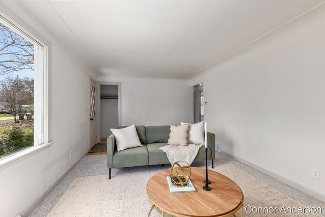 15403 Pine Street, Grand Haven, MI 49417