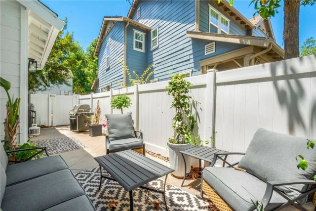 24 Thorp Spring, Ladera Ranch, CA 92694