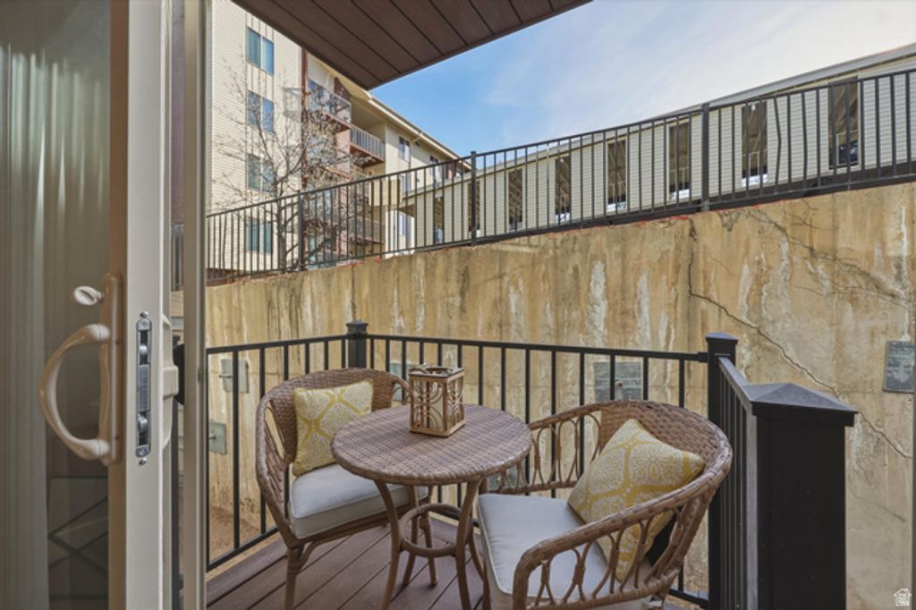 Image 11 of property listing at 1032 E 400 S #406 B, Salt Lake City, UT 84102