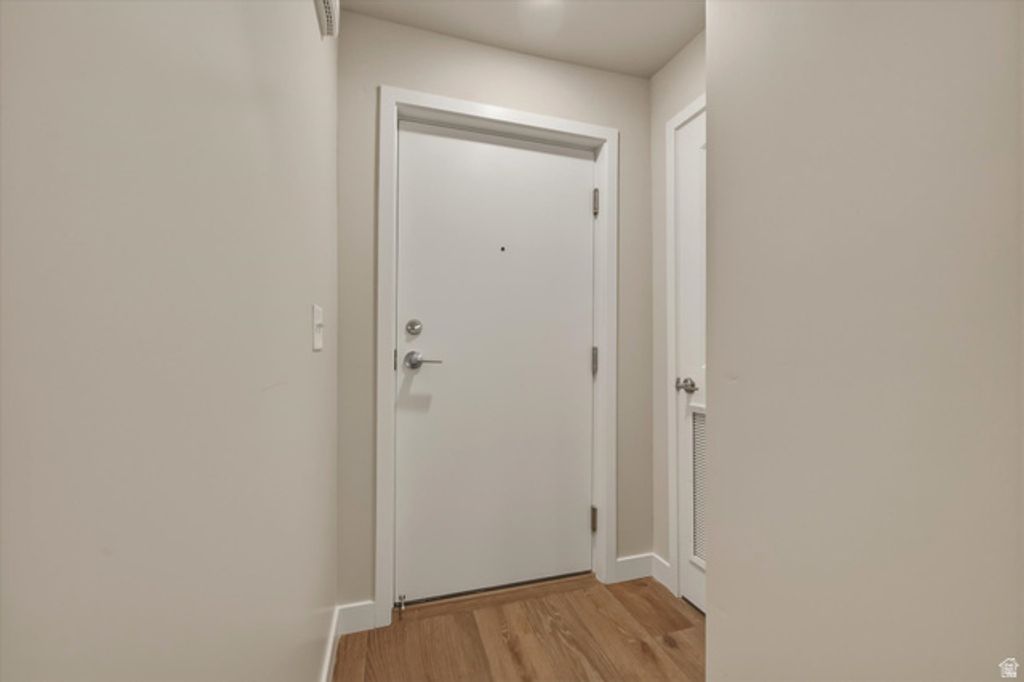 Image 19 of property listing at 1032 E 400 S #406 B, Salt Lake City, UT 84102