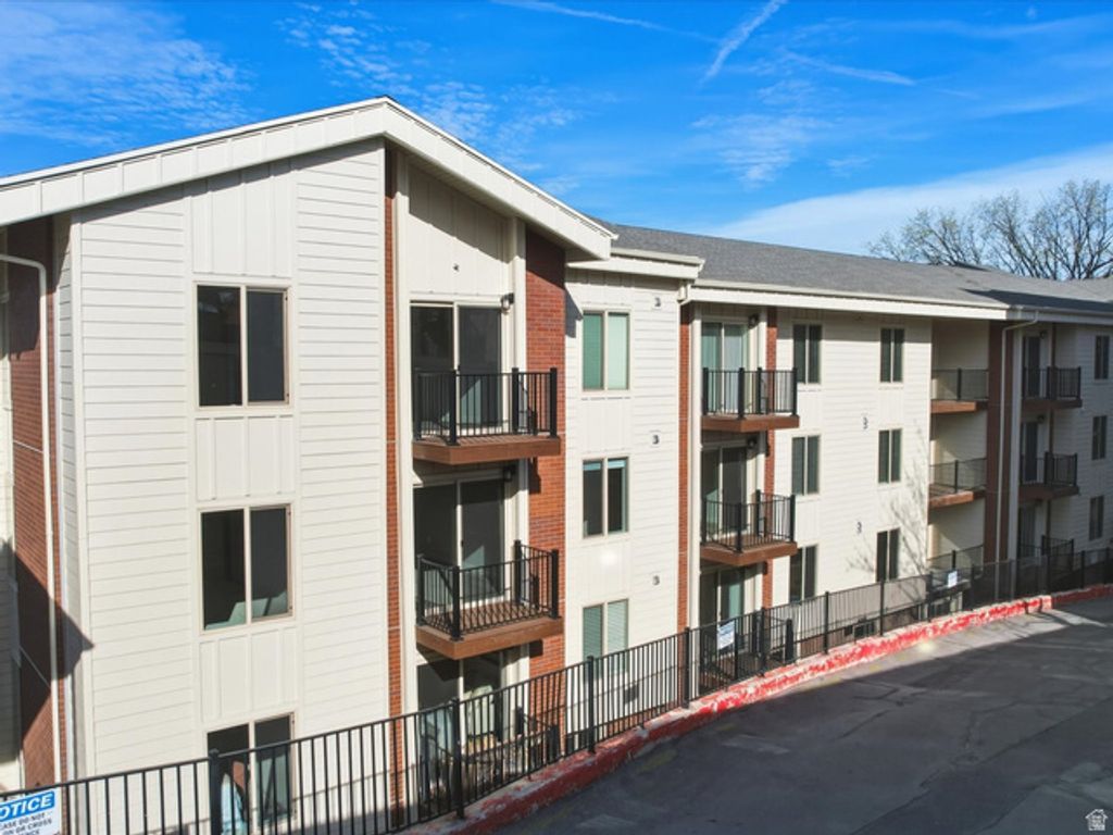 Image 24 of property listing at 1032 E 400 S #406 B, Salt Lake City, UT 84102