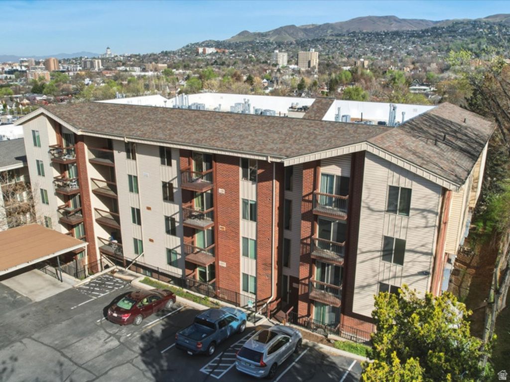 Image 30 of property listing at 1032 E 400 S #406 B, Salt Lake City, UT 84102