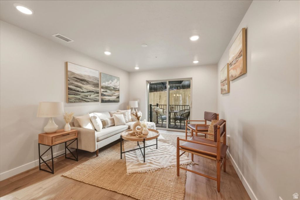 Image 5 of property listing at 1032 E 400 S #406 B, Salt Lake City, UT 84102