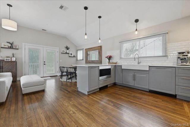 3984 Arthur Avenue N, Seaford, NY 11783