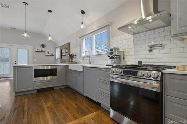 3984 Arthur Avenue N, Seaford, NY 11783