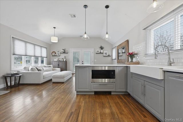 3984 Arthur Avenue N, Seaford, NY 11783