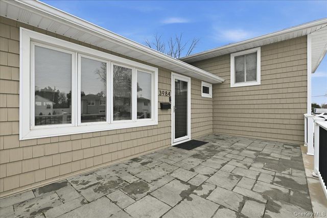 3984 Arthur Avenue N, Seaford, NY 11783