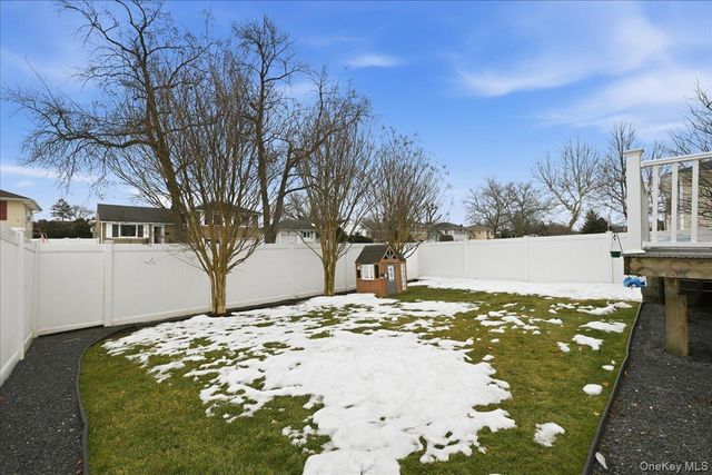 3984 Arthur Avenue N, Seaford, NY 11783