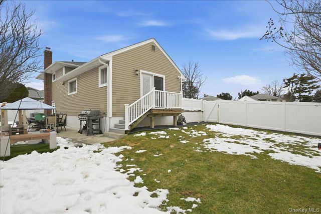 3984 Arthur Avenue N, Seaford, NY 11783