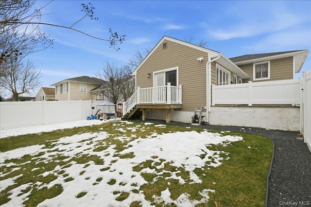 3984 Arthur Avenue N, Seaford, NY 11783