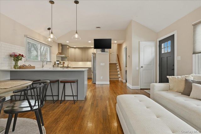 3984 Arthur Avenue N, Seaford, NY 11783