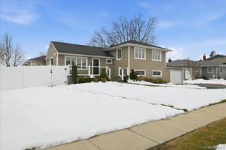 3984 Arthur Avenue N, Seaford, NY 11783