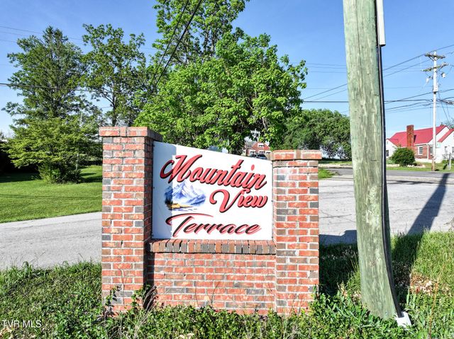 12 Lorraine Street, Greeneville, TN 37743