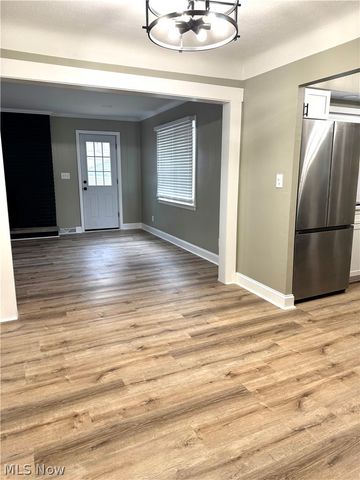 427 E 275 Street, Euclid, OH 44132