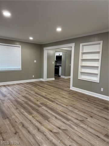 427 E 275 Street, Euclid, OH 44132