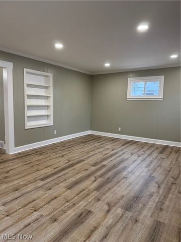 427 E 275 Street, Euclid, OH 44132