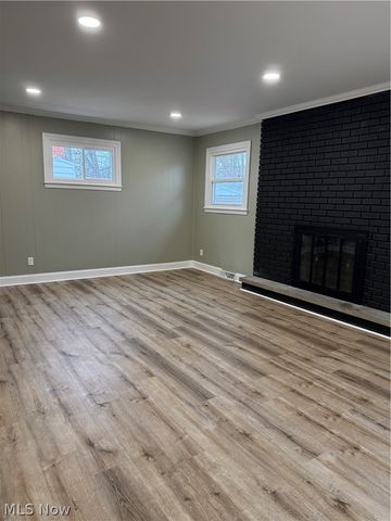 427 E 275 Street, Euclid, OH 44132