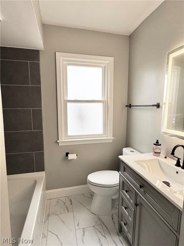 427 E 275 Street, Euclid, OH 44132