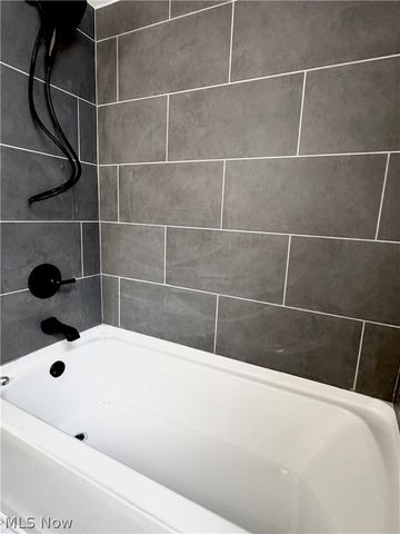 427 E 275 Street, Euclid, OH 44132