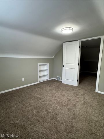 427 E 275 Street, Euclid, OH 44132