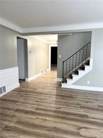 427 E 275 Street, Euclid, OH 44132