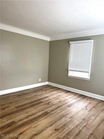 427 E 275 Street, Euclid, OH 44132