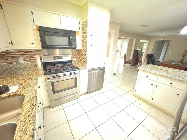 402 W Myrtle Avenue, Foley, AL 36535