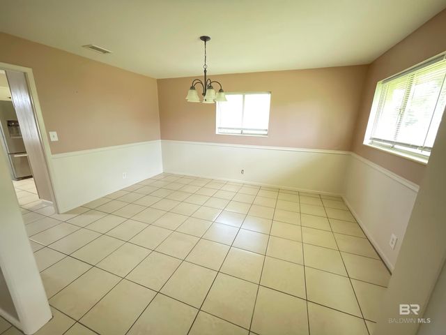 402 W Myrtle Avenue, Foley, AL 36535