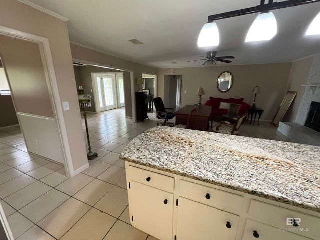 402 W Myrtle Avenue, Foley, AL 36535