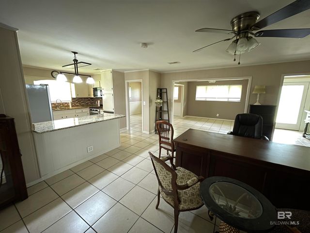402 W Myrtle Avenue, Foley, AL 36535