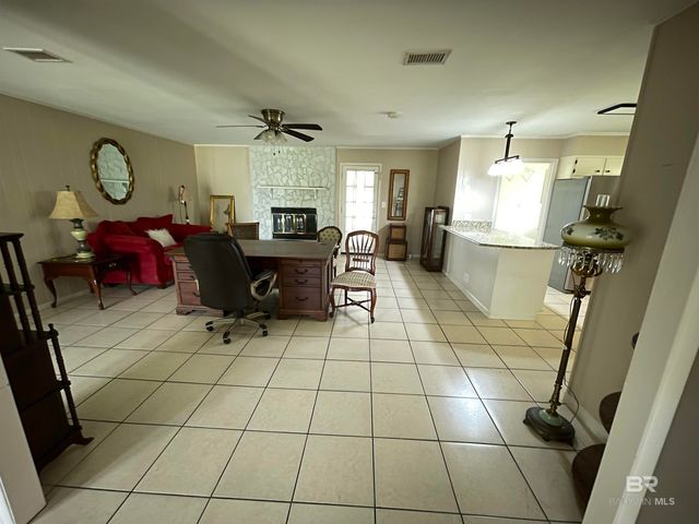 402 W Myrtle Avenue, Foley, AL 36535