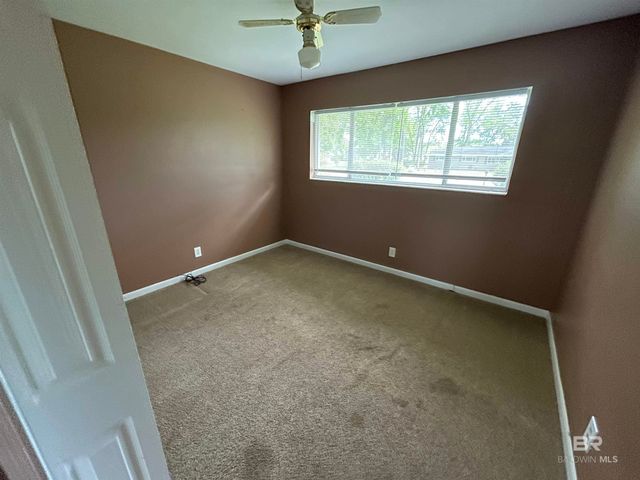 402 W Myrtle Avenue, Foley, AL 36535