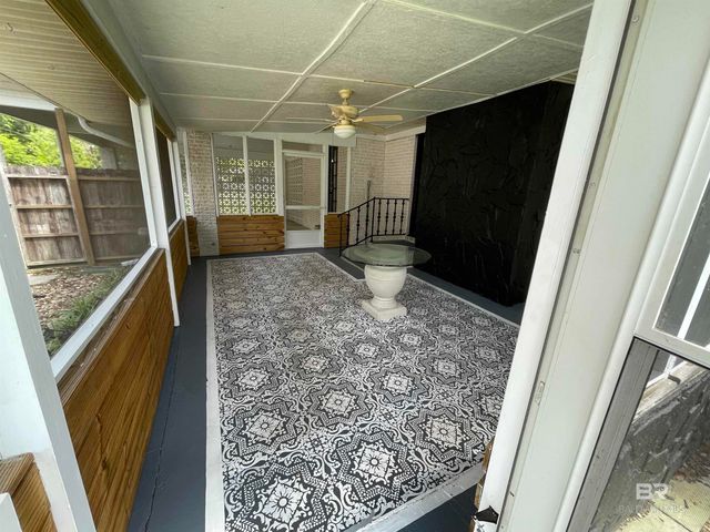 402 W Myrtle Avenue, Foley, AL 36535