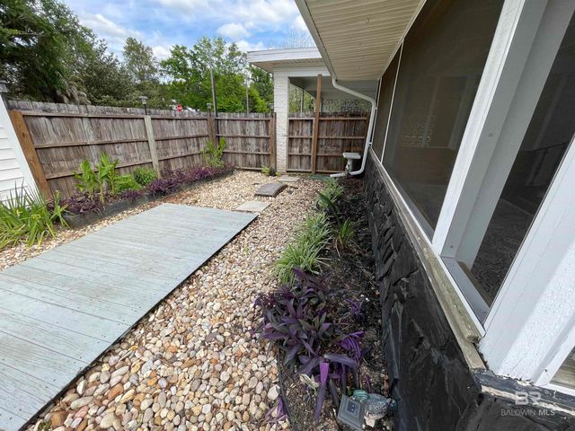 402 W Myrtle Avenue, Foley, AL 36535