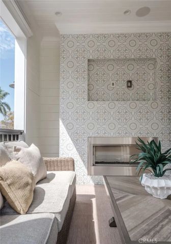 10555 Holman, Los Angeles, CA 90024