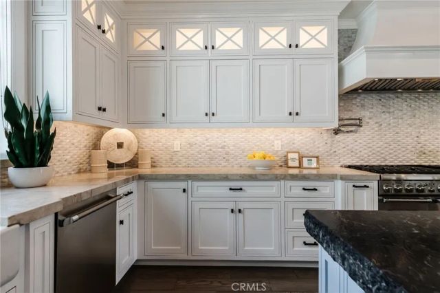 10555 Holman, Los Angeles, CA 90024
