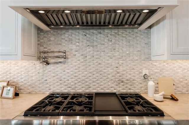 10555 Holman, Los Angeles, CA 90024