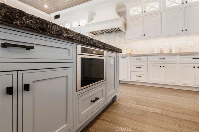 10555 Holman, Los Angeles, CA 90024