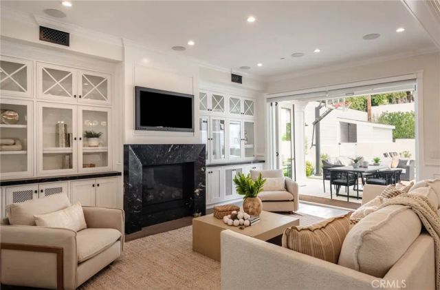 10555 Holman, Los Angeles, CA 90024