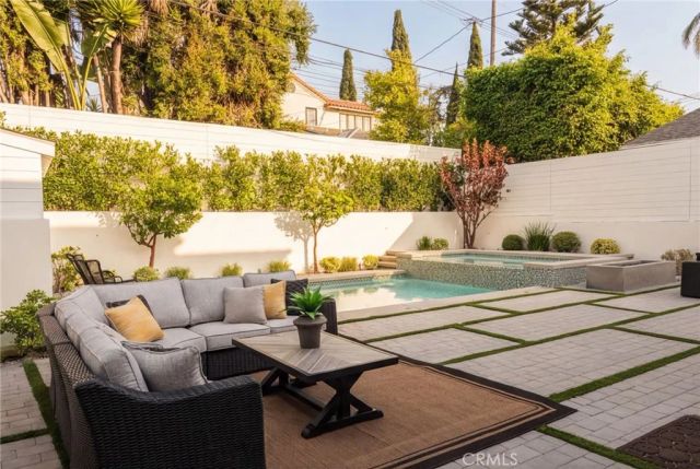 10555 Holman, Los Angeles, CA 90024