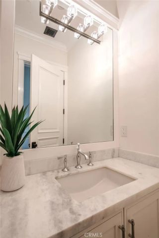 10555 Holman, Los Angeles, CA 90024