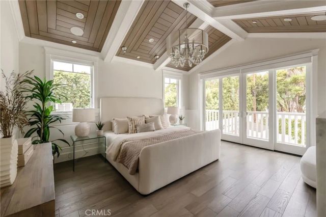 10555 Holman, Los Angeles, CA 90024