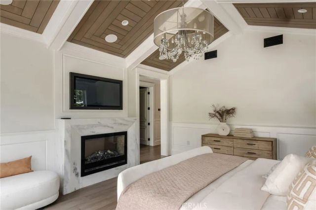 10555 Holman, Los Angeles, CA 90024