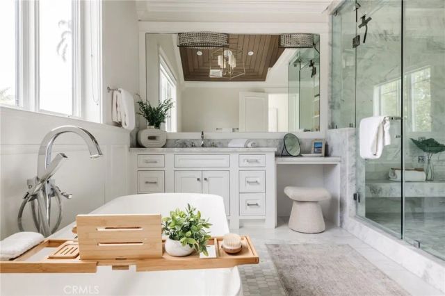 10555 Holman, Los Angeles, CA 90024