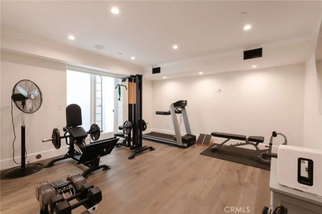 10555 Holman, Los Angeles, CA 90024